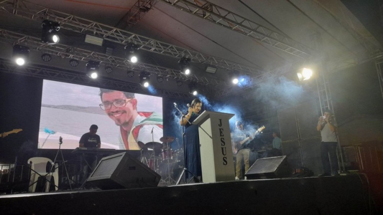 A celebração do Dia do Evangélico 2023, nesta segunda-feira, 11 de dezembro, conta com Caminhada de Louvor pelas principais ruas da cidade, culto e shows gospel em estrutura de palco montada pela p A celebração do Dia do Evangélico 2023, nesta segunda-feira, 11 de dezembro, conta com Caminhada de Louvor pelas principais ruas da cidade, culto e shows gospel em estrutura de palco montada pela prefeitura no bairro Vianna.